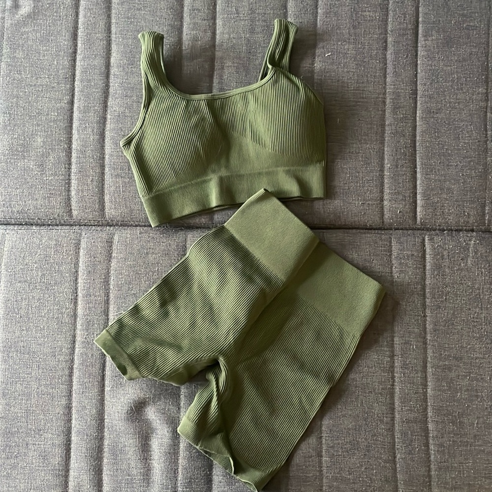 Green short and crop top work out set